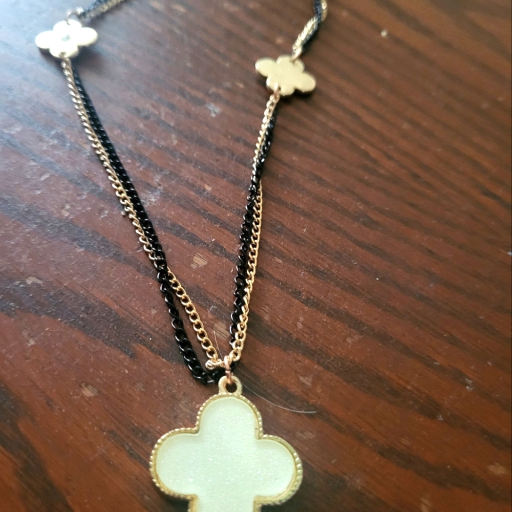 Clover necklace